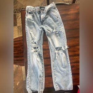 Aeropostale women’s SKATER Ripped Light Blue Jeans